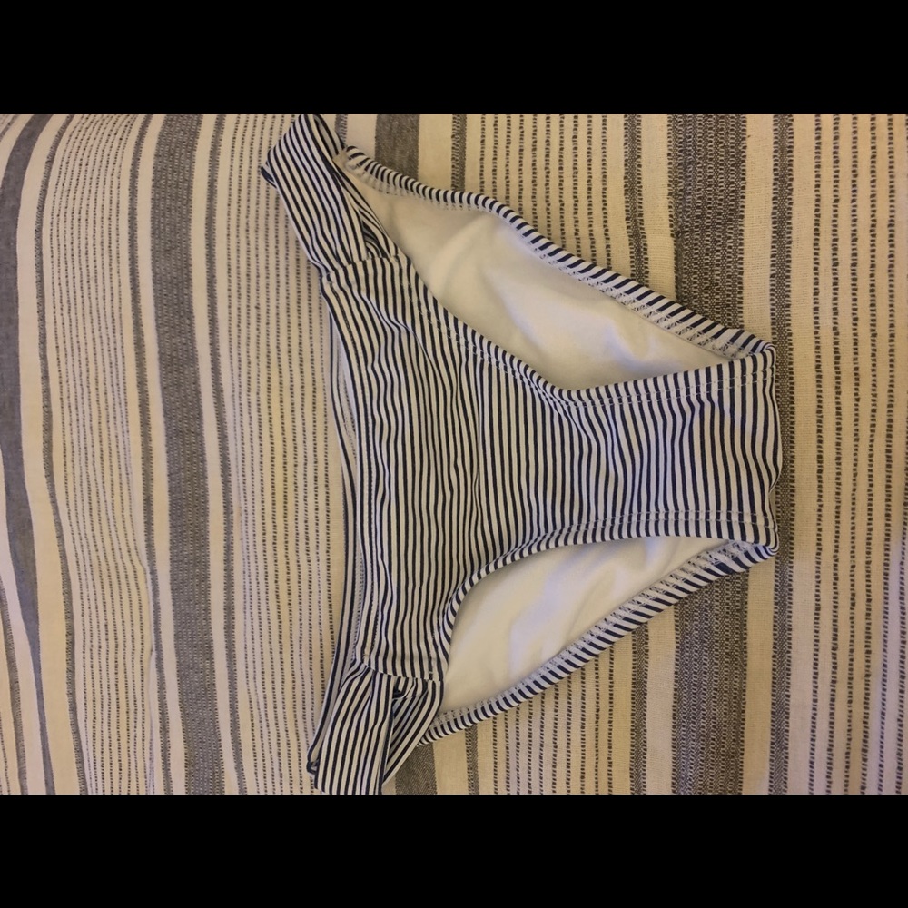 Xhilaration bikini bottoms